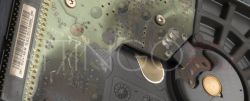 ID 163 festplatte verbrannt spindel seitlich nahaufnahme3