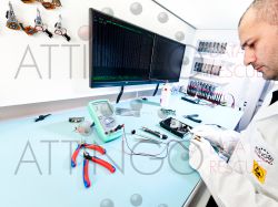 festplatte reinraum heads handschuhe ingenieur 