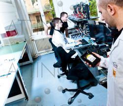 techniker festplatte reinraum workstations ersatzteilplatte total